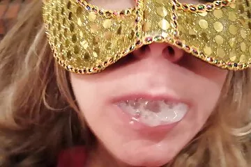 Ngoài sân, một phụ nữ Pháp phim sex cổ trang hàn quốc bị chồng và người hàng xóm bắt quả tang.