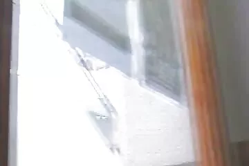 Một phụ nữ phimsex cổ trang Pháp trưởng thành bị một nghệ sĩ bán tải đóng đinh vào mông.