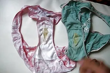 Nga gầy thủ dâm âm ses co trang vật và bị đóng đinh.